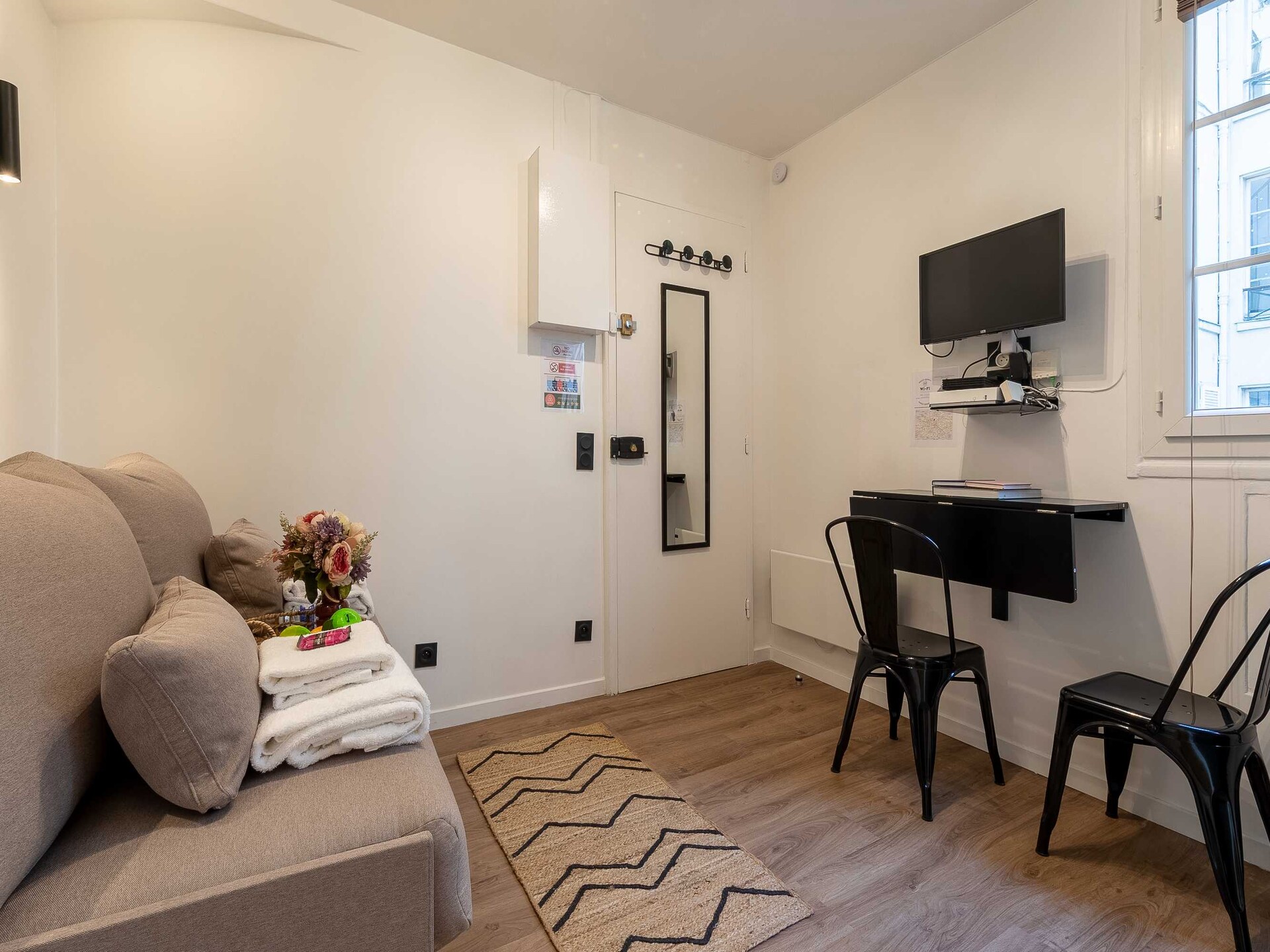 Compact studio-appartement in levendig Faubourg-Montmartre, Parijs - foto 6