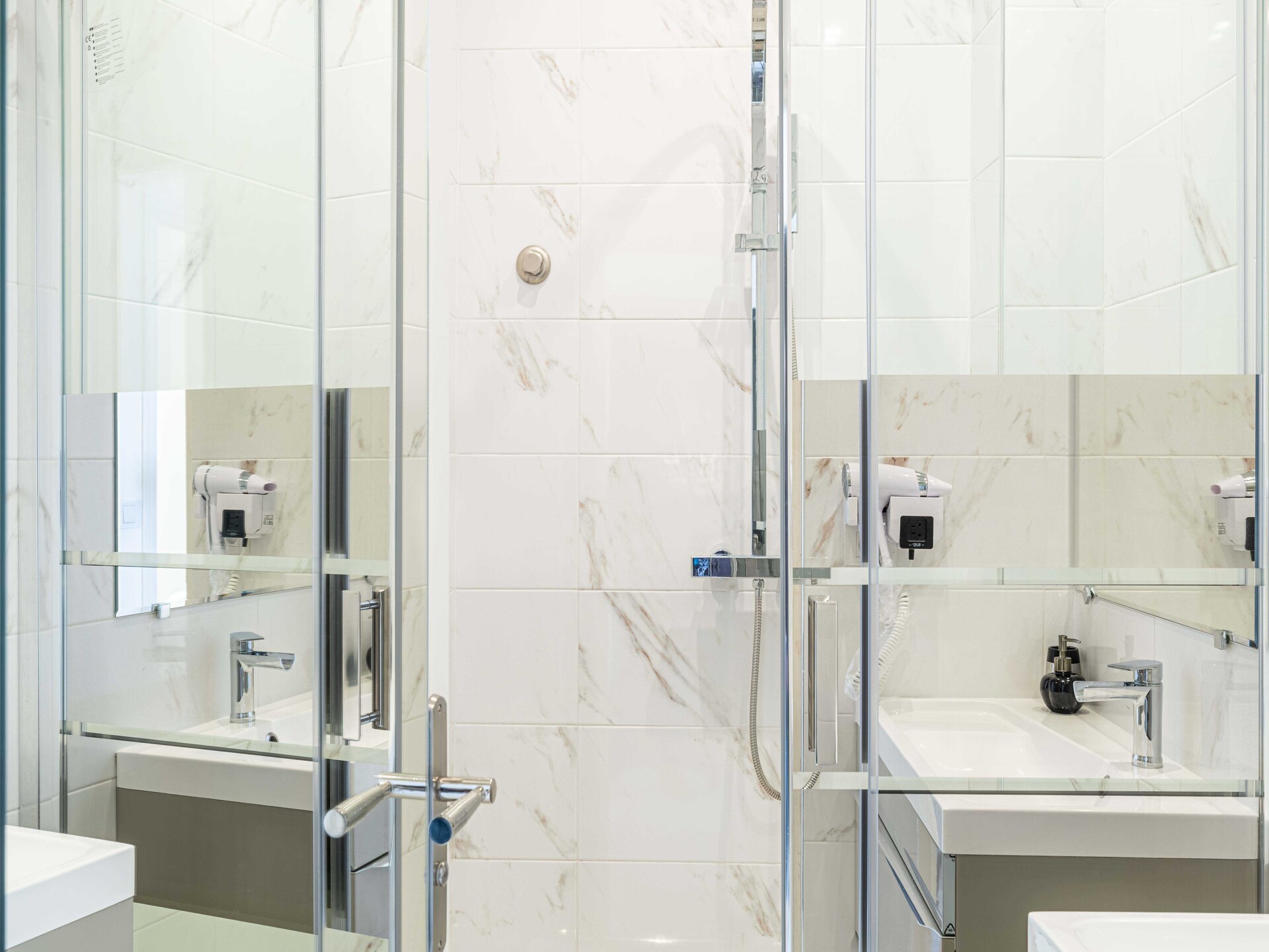 Luxe appartement in de Carré d'Or, 2 slaapkamers, vlakbij strand & Palais - foto 10