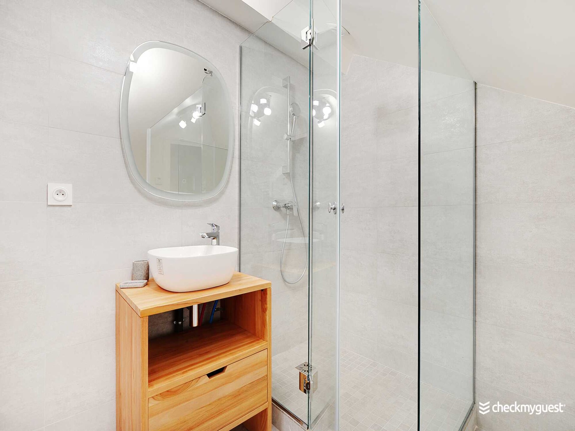 Ruim drielaags appartement met 3 slaapkamers in Montparnasse, Parijs - foto 19
