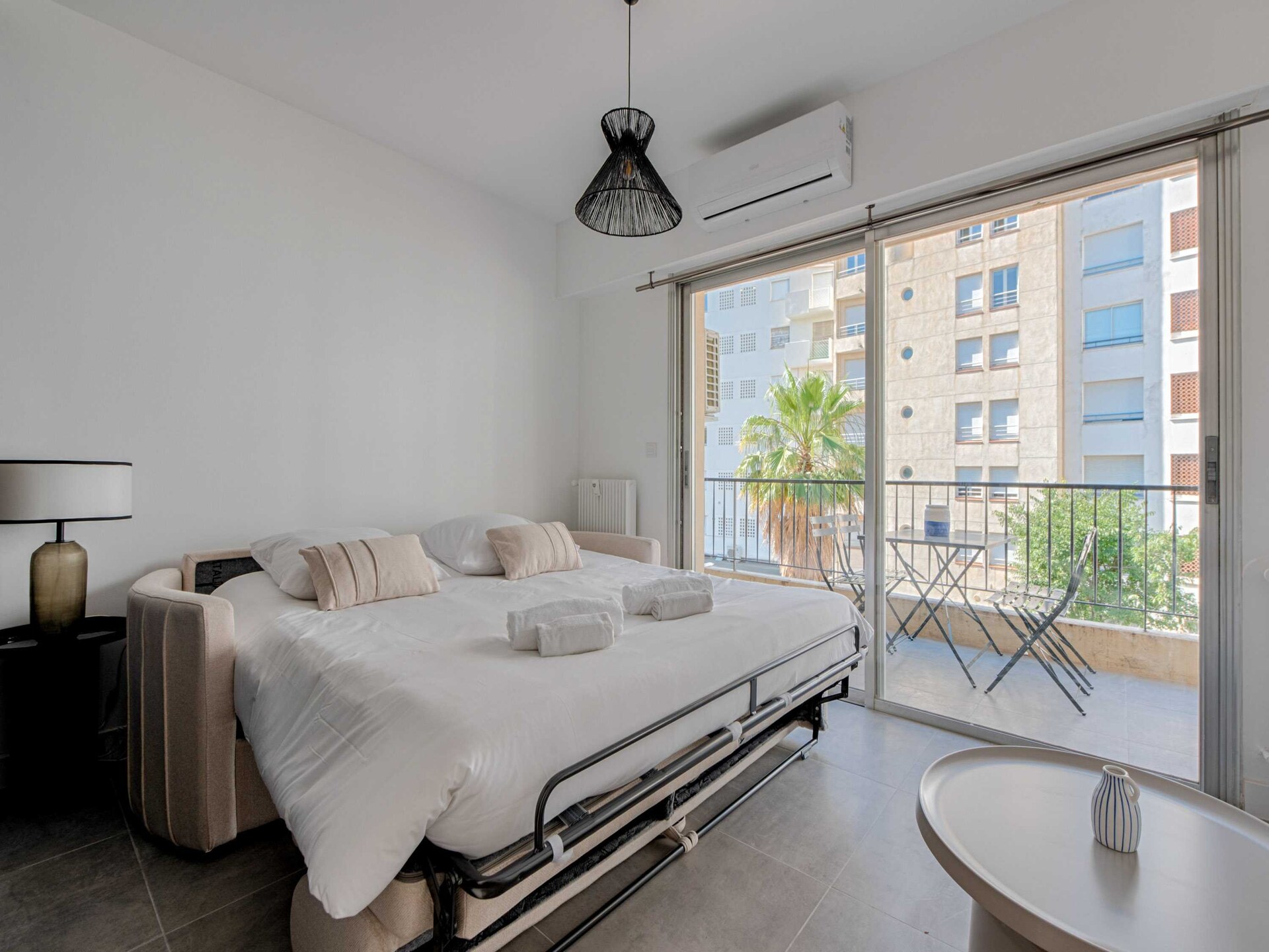 Gerenoveerd appartement in Antibes, 3 minuten van het strand - foto 11