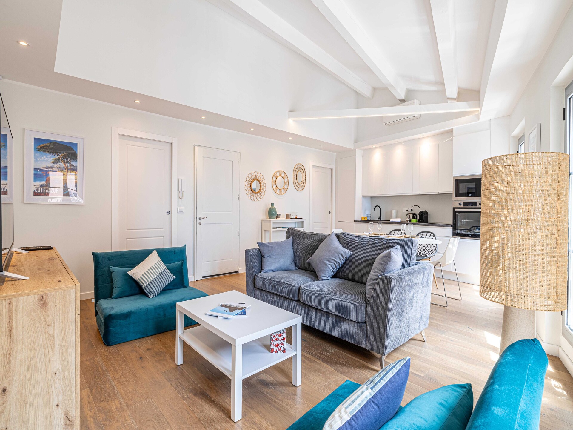 Stijlvol gerenoveerd 3-kamerappartement met airco op loopafstand van strand - foto 8