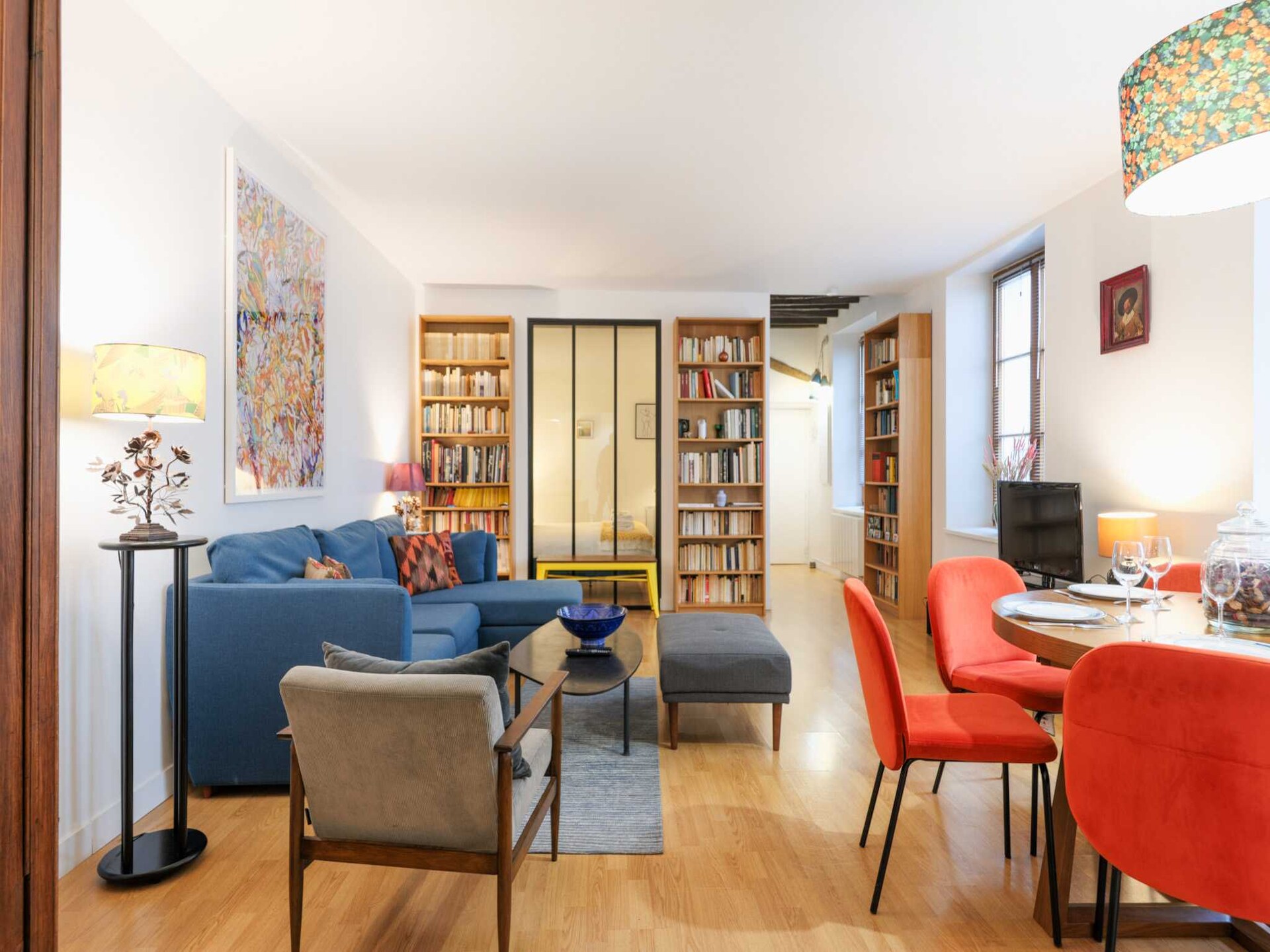 Licht appartement met 2 slaapkamers in de wijk Bastille, vlakbij metro Voltaire - foto 3