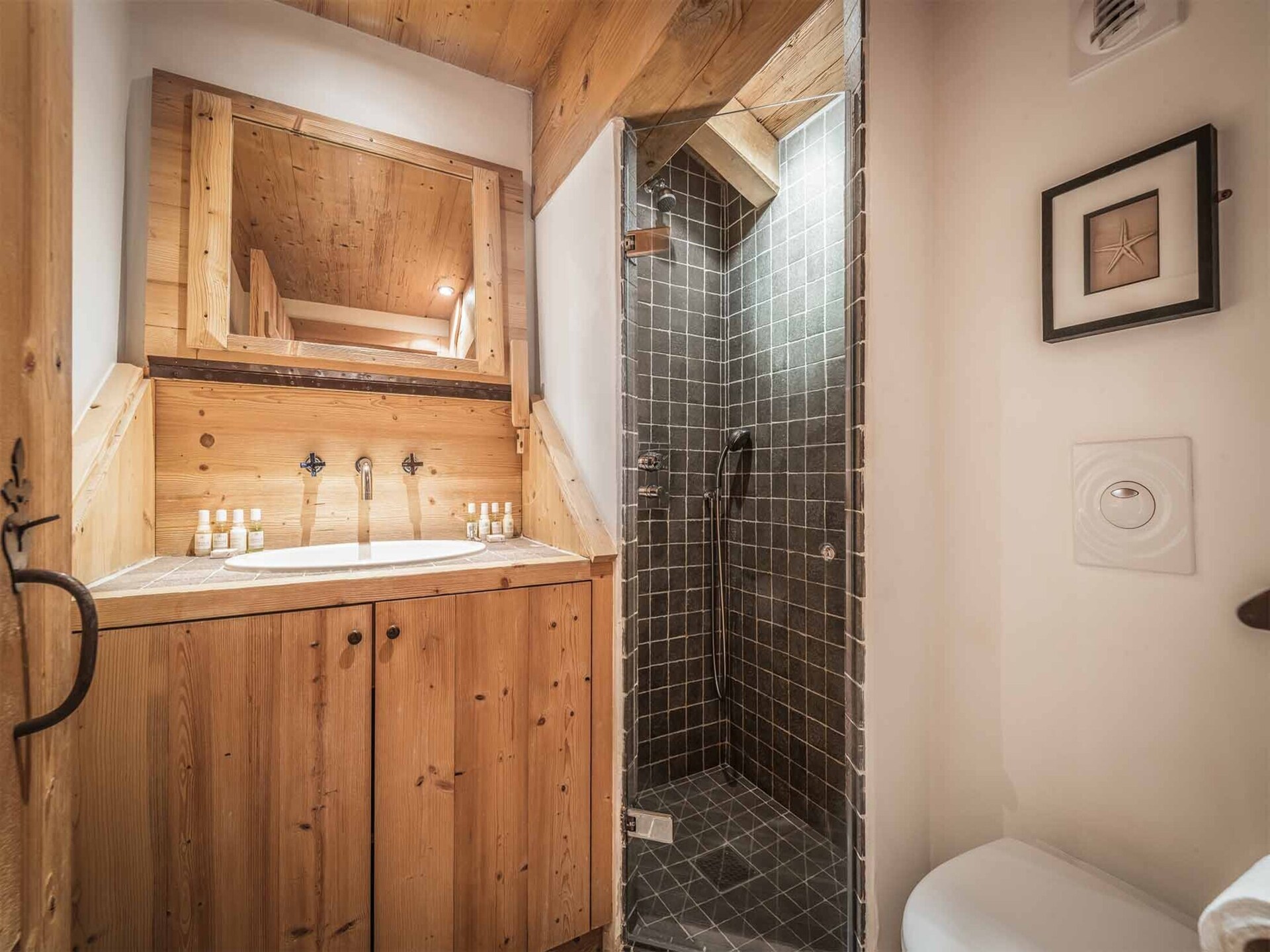 Chalet Davos: 10-persoons vrijstaand chalet op 20 meter van de piste in Val d'Isère - foto 15