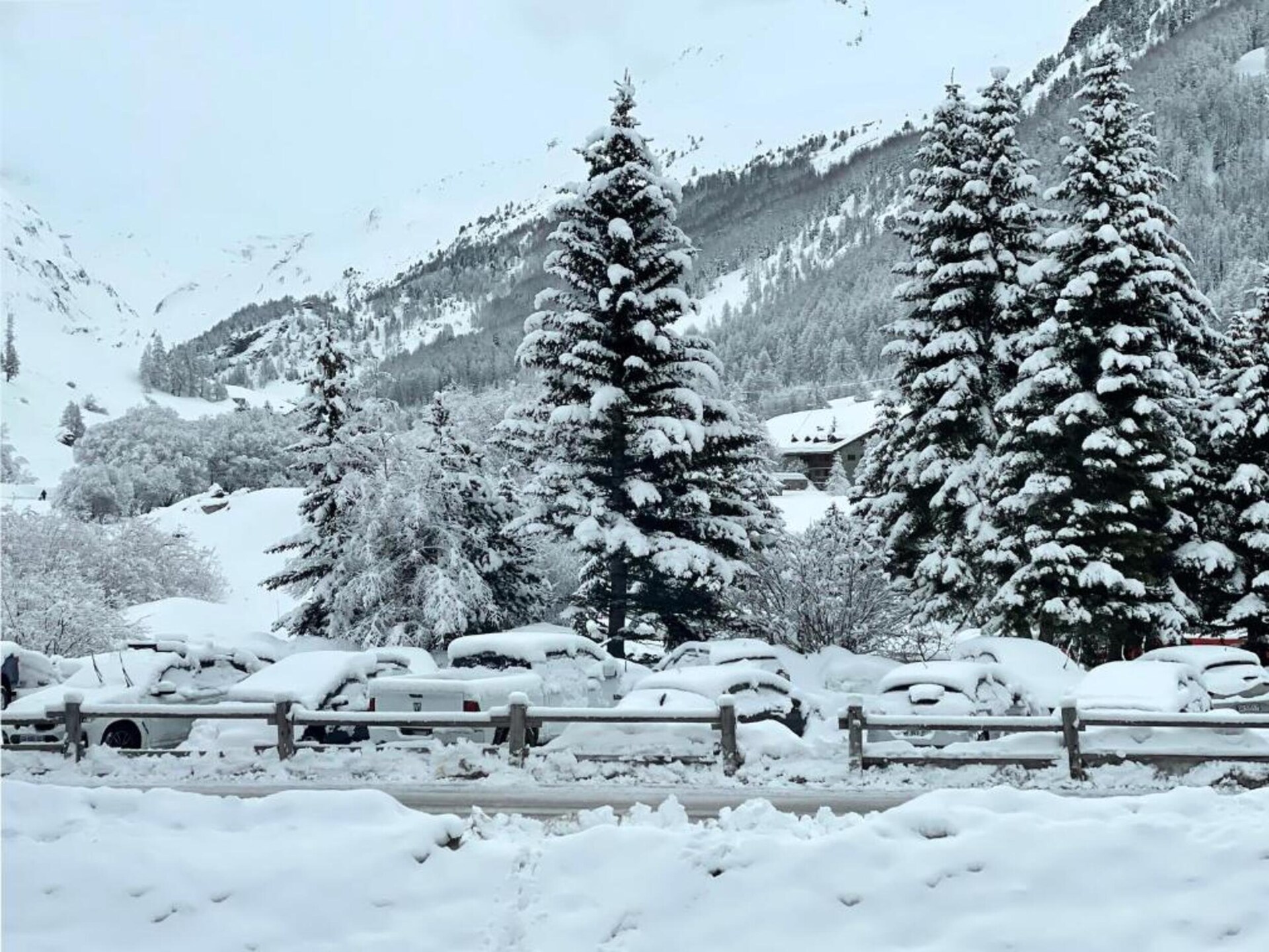 Chalet Davos: 10-persoons vrijstaand chalet op 20 meter van de piste in Val d'Isère - foto 33