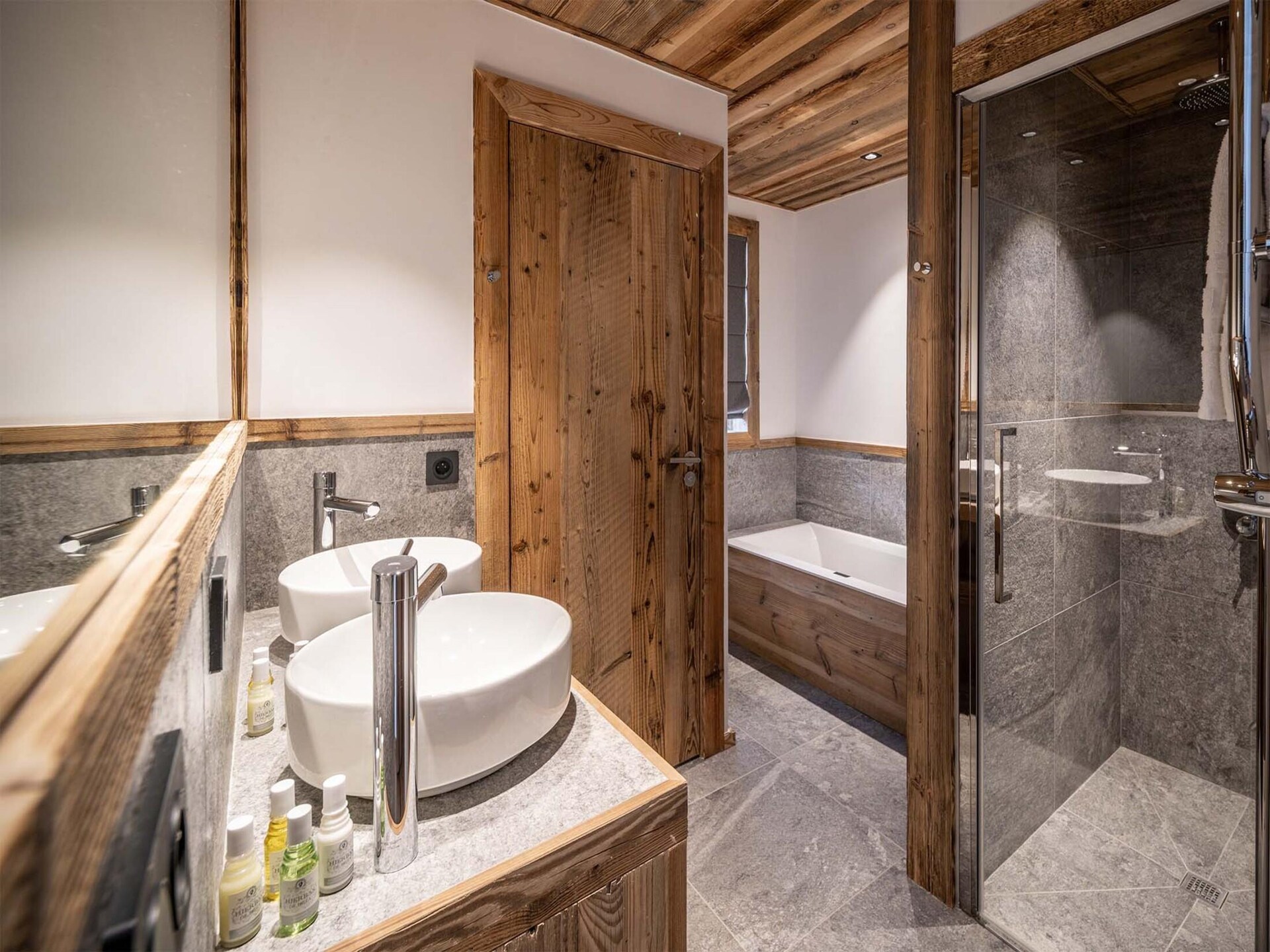 Authentiek chalet voor 14 personen in Val d'Isère-Le Fornet, vlakbij de piste - foto 15