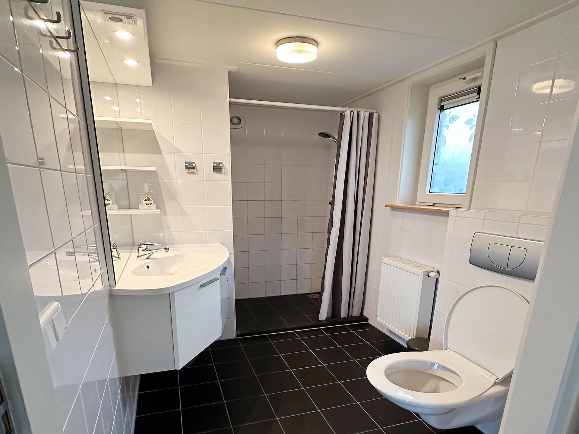 Knus vakantiehuis met watervlakte en Wadden-uitzicht in Tzummarum - foto 7