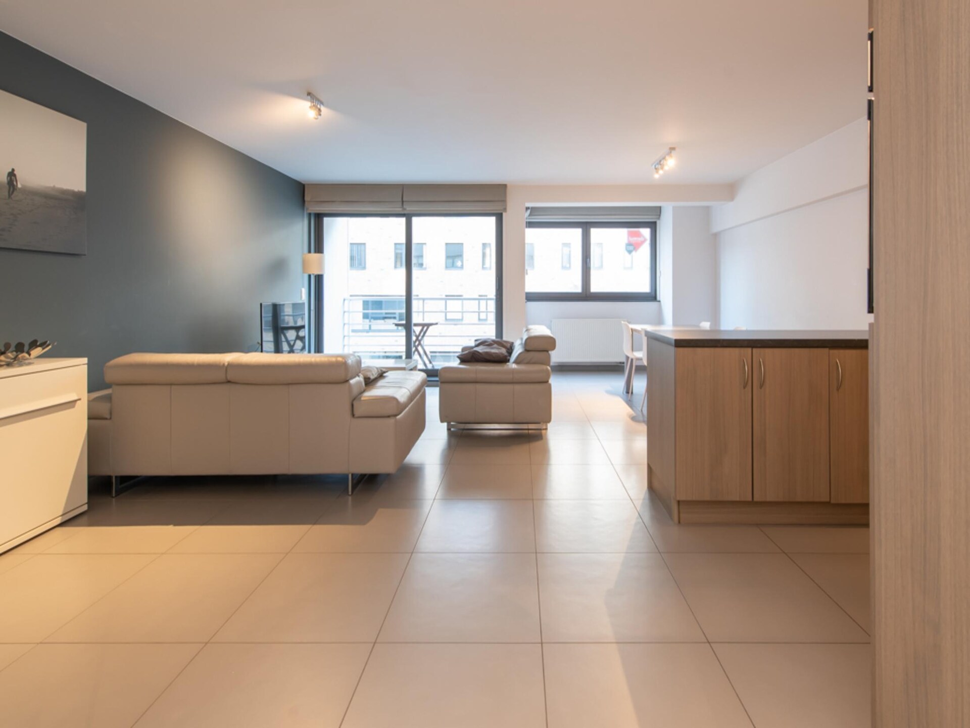 Modern 4-persoons appartement met terras aan de Oostendse boulevard - foto 10