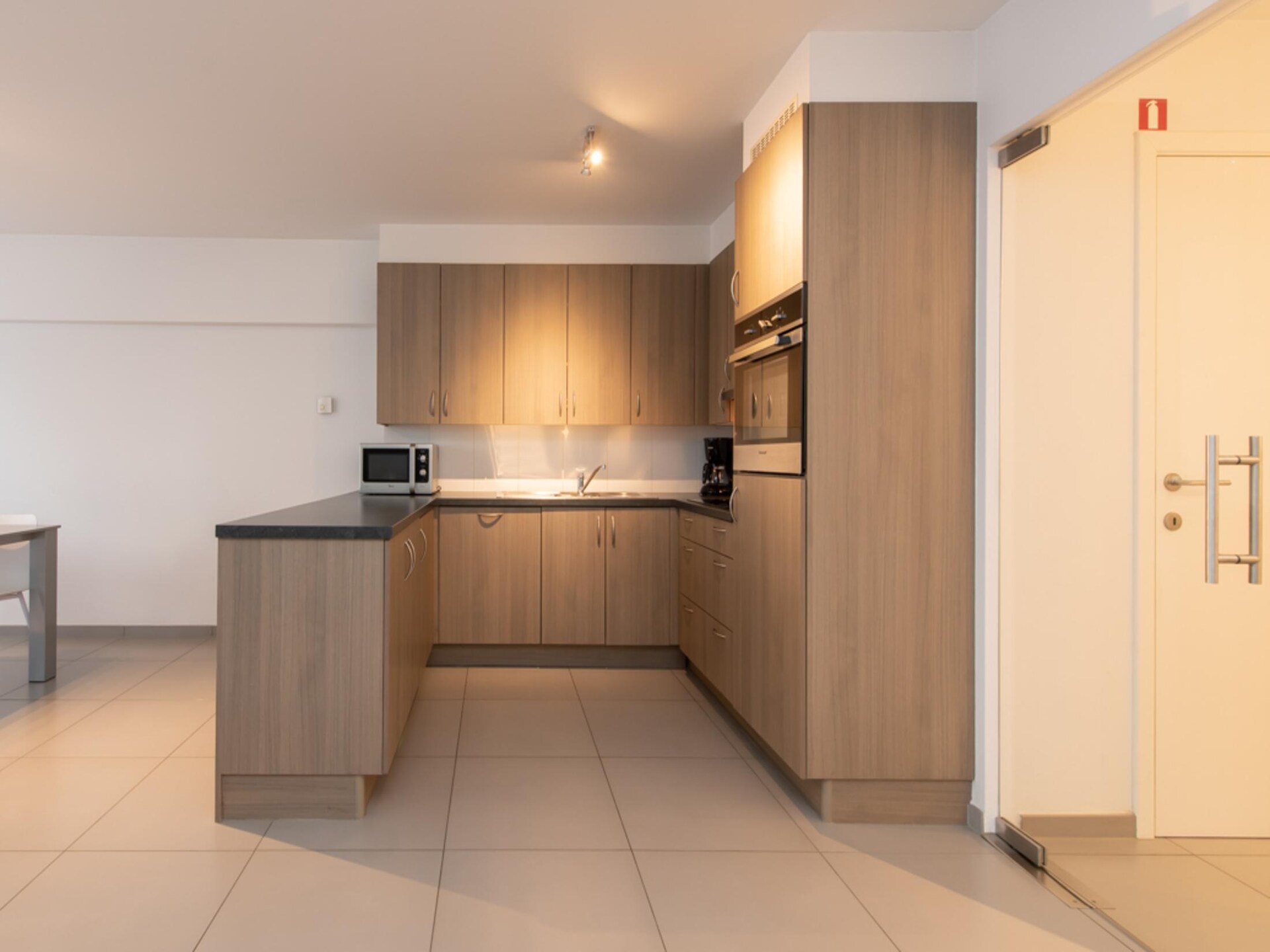 Modern 4-persoons appartement met terras aan de Oostendse boulevard - foto 15