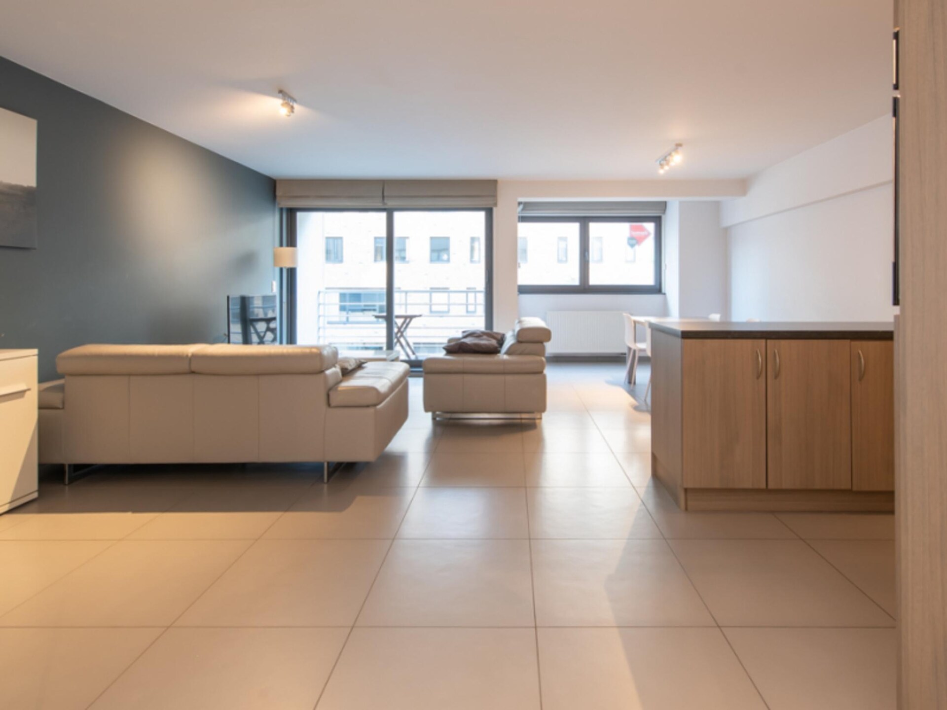 Modern 4-persoons appartement met terras aan de Oostendse boulevard - foto 12