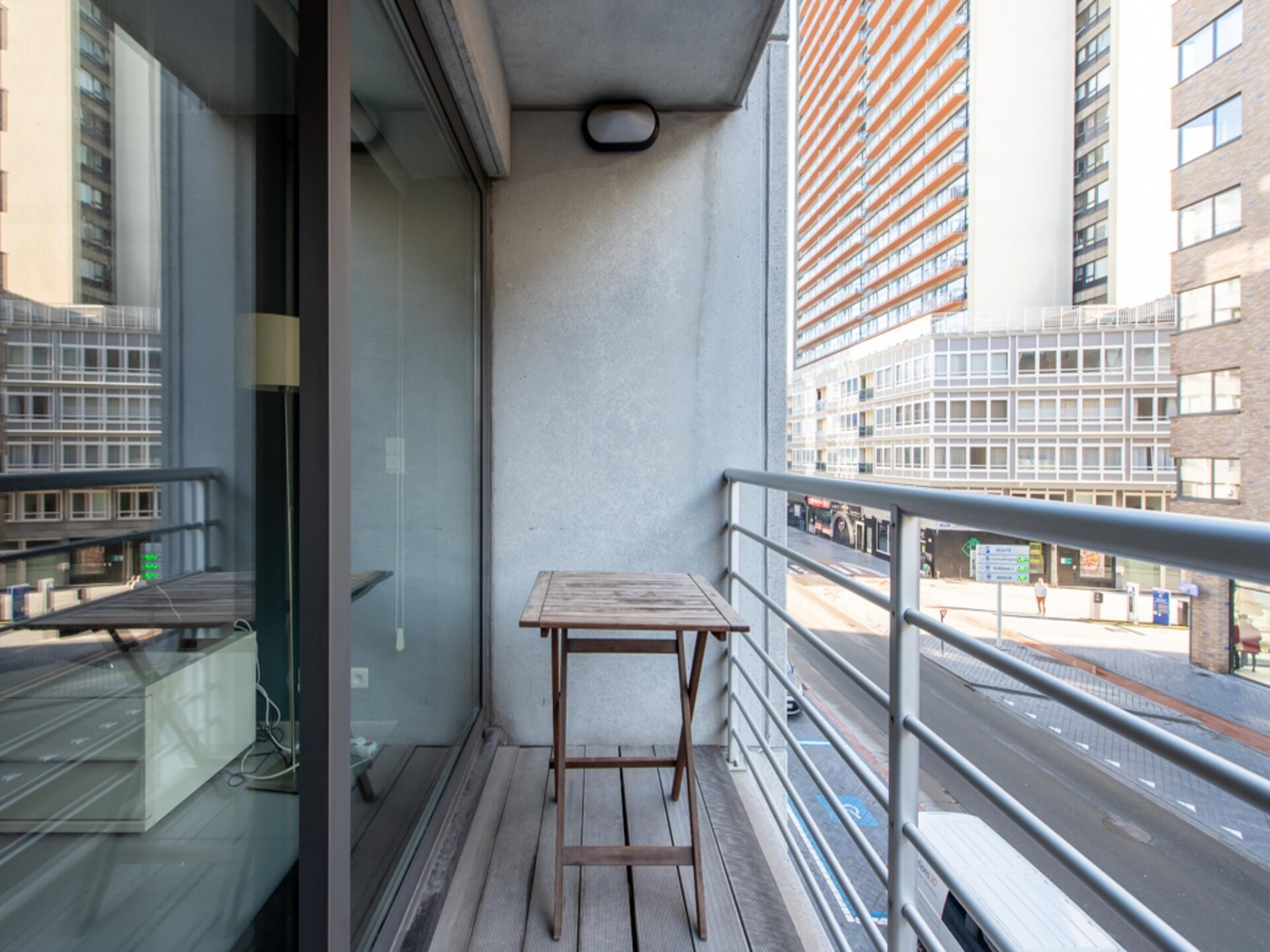 Modern 4-persoons appartement met terras aan de Oostendse boulevard - foto 5