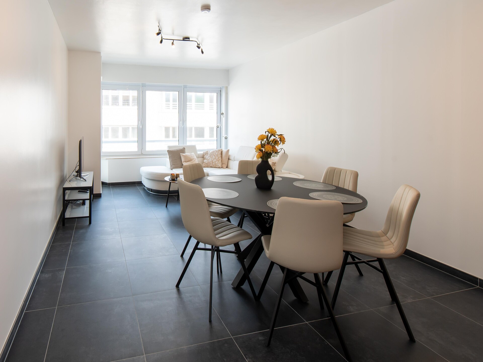 Modern appartement in hartje Oostende met parking en terras - foto 10