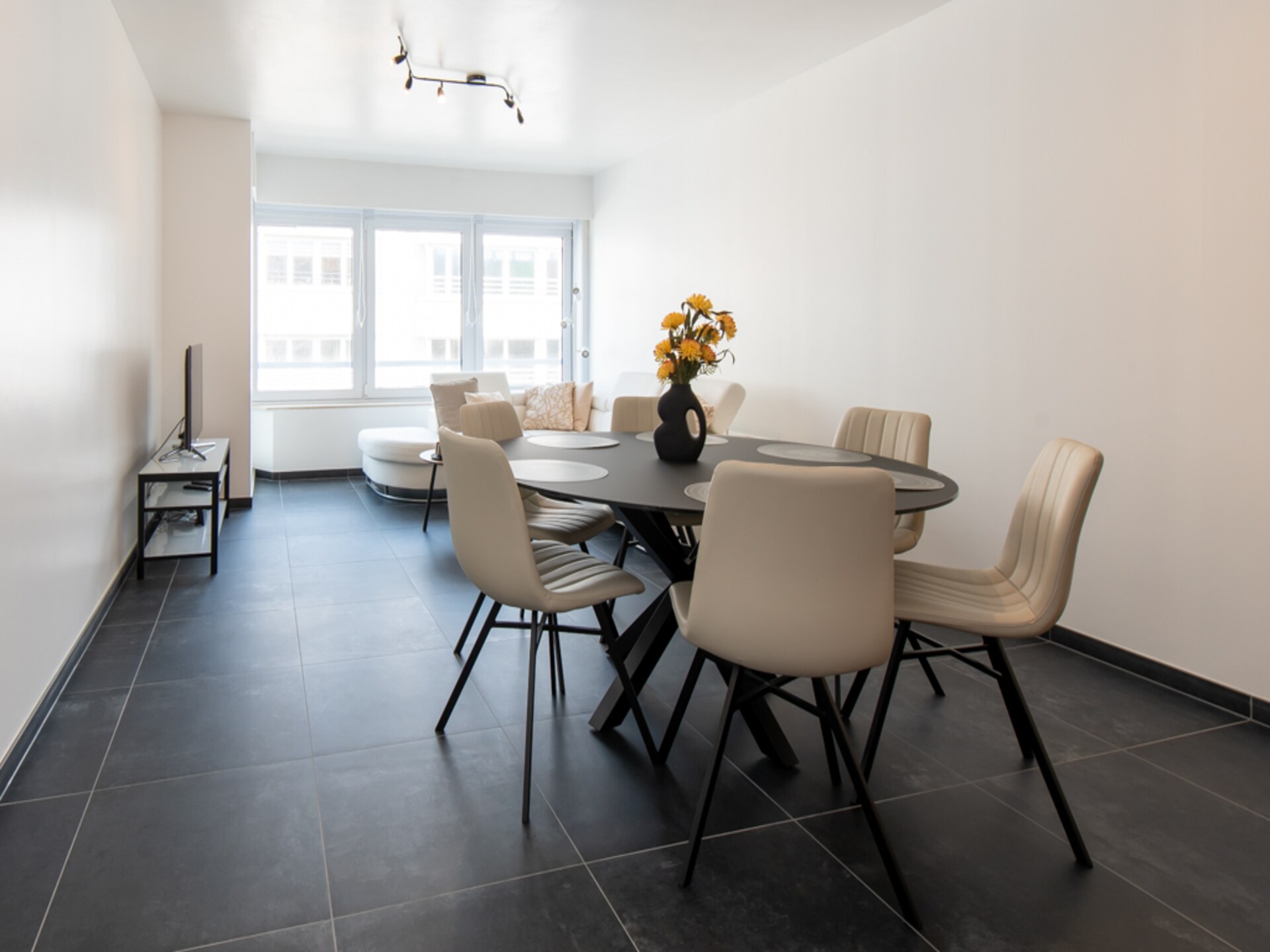 Modern appartement in hartje Oostende met parking en terras - foto 35