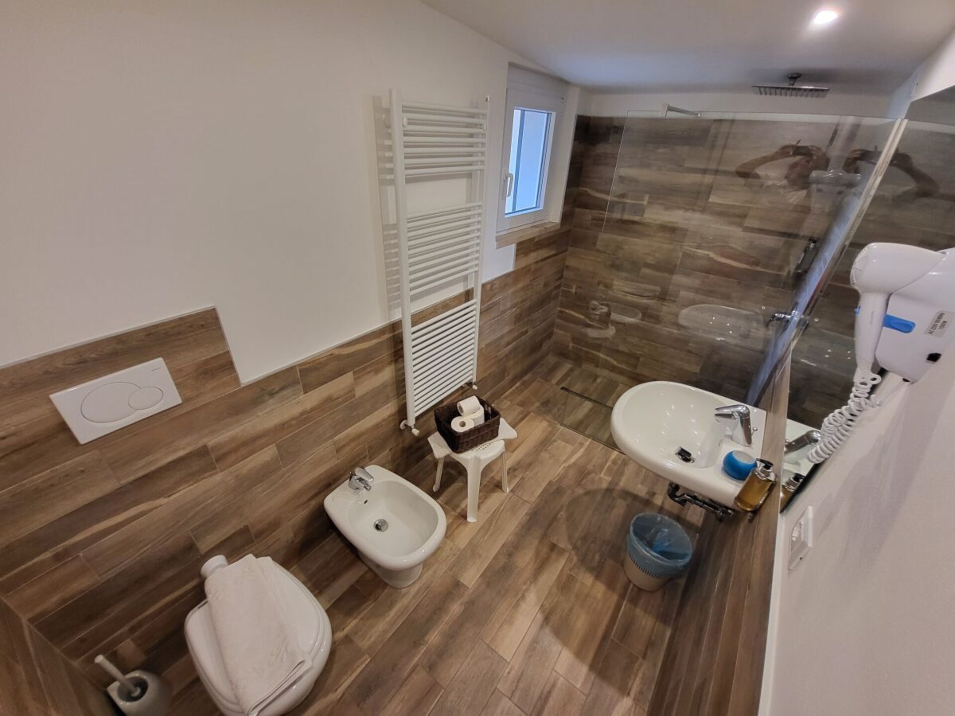 Ruime villa in Brenzone met panoramisch uitzicht, 1 km van het meer - foto 24