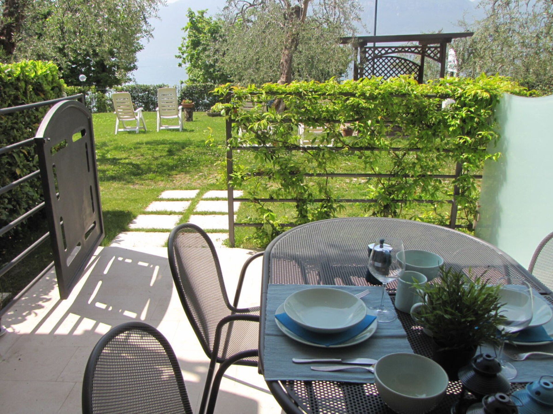 Romantisch appartement aan het Gardameer met spectaculair uitzicht - foto 9