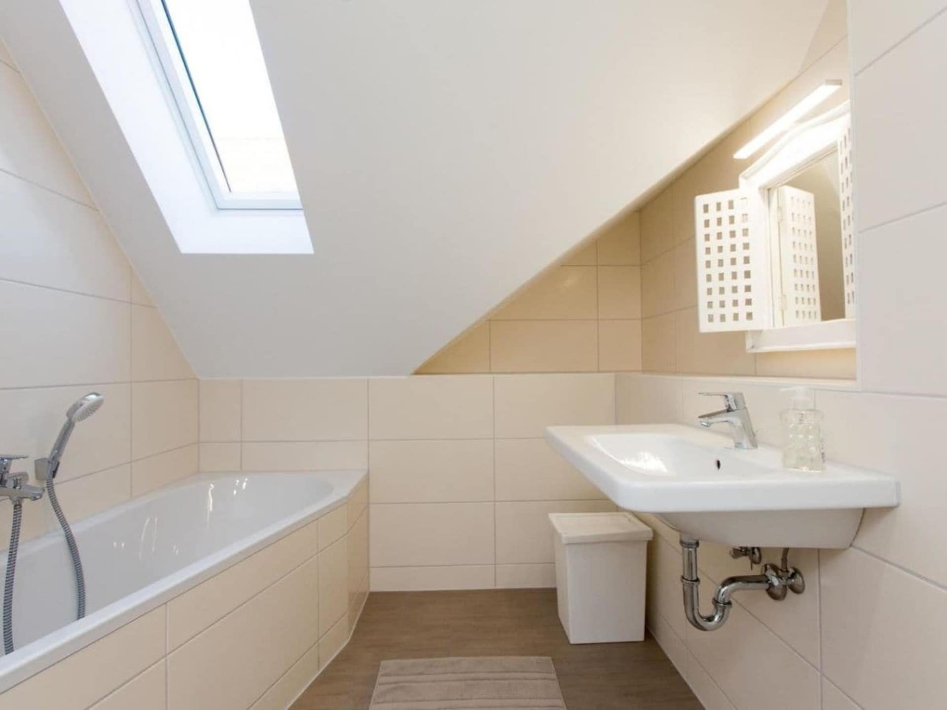Exclusief appartement aan de jachthaven met panoramisch uitzicht over de Plauer See - foto 13