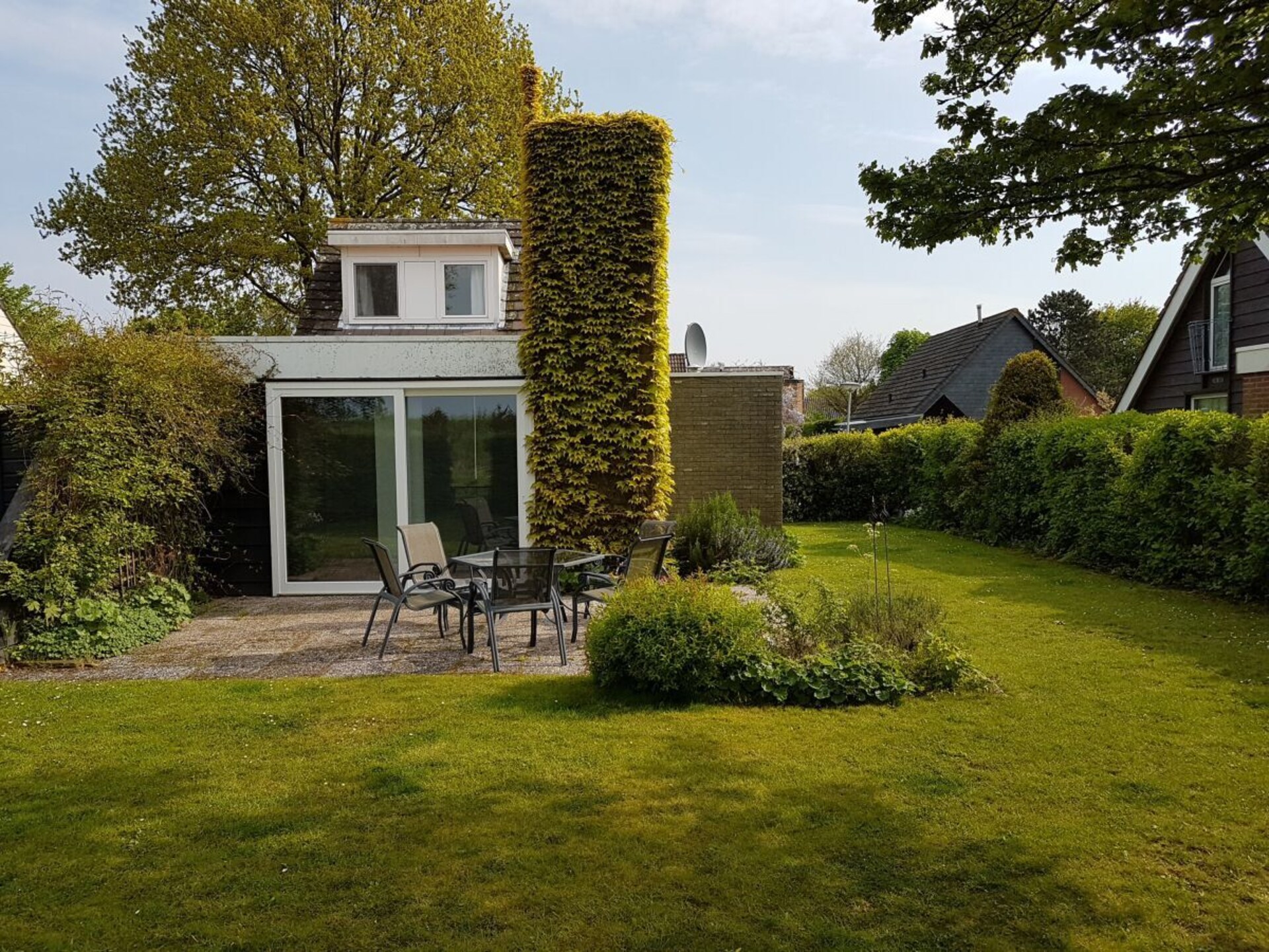 Modern vakantiehuis met haard en tuin in Bruinisse, Zeeland - foto 2