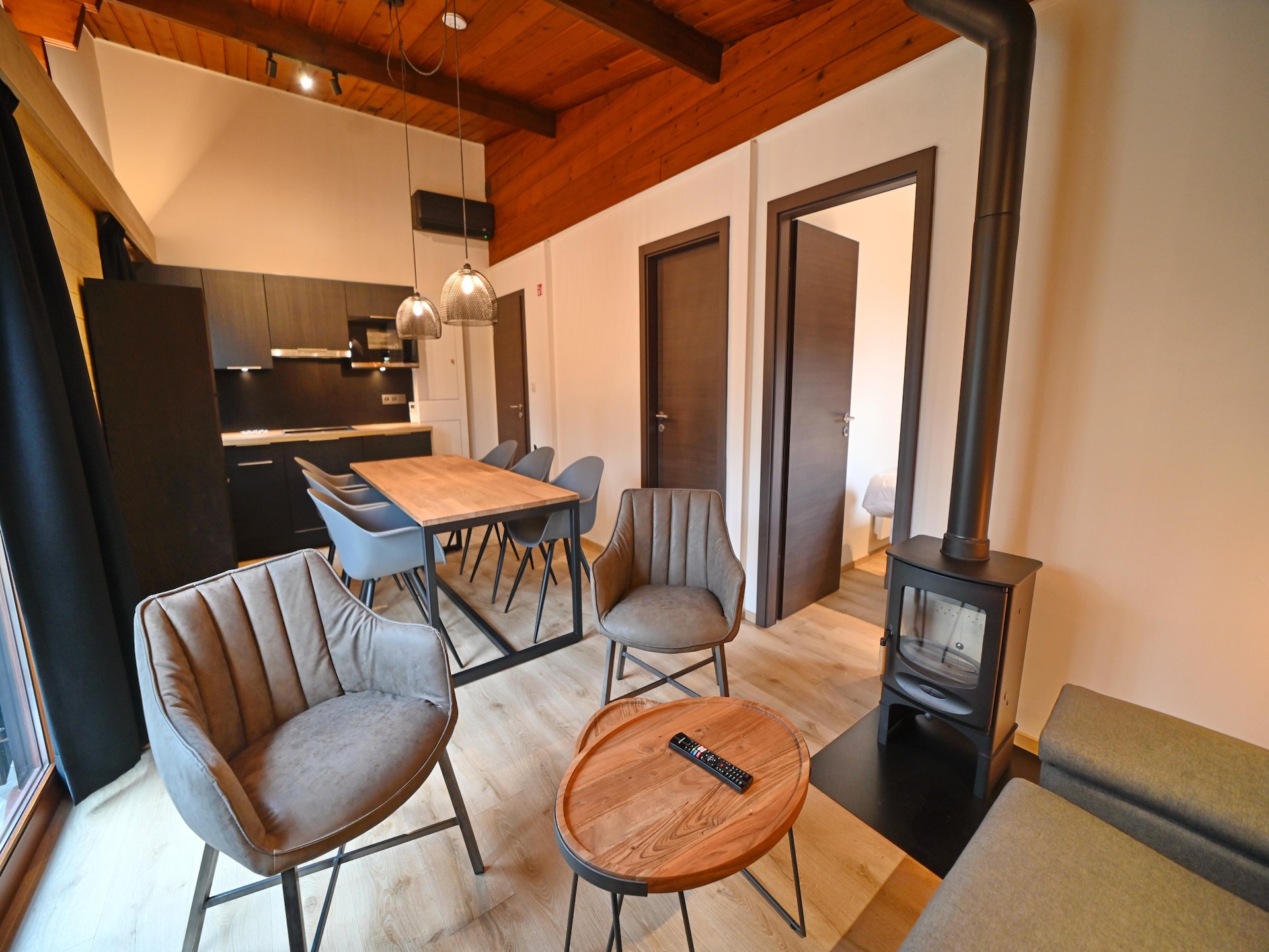 6-persoons chalet met houtkachel en loungebed in Viroinval - foto 6