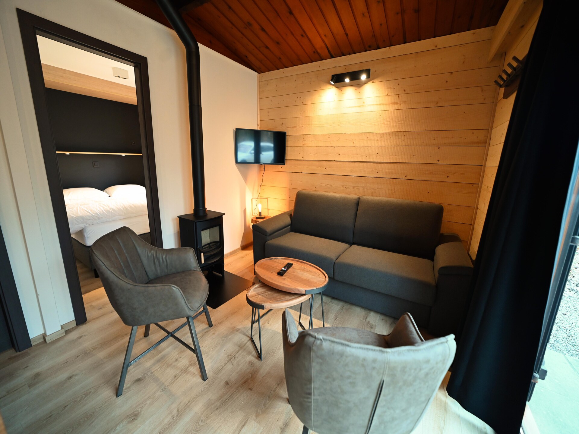 6-persoons chalet met houtkachel en loungebed in Viroinval - foto 1