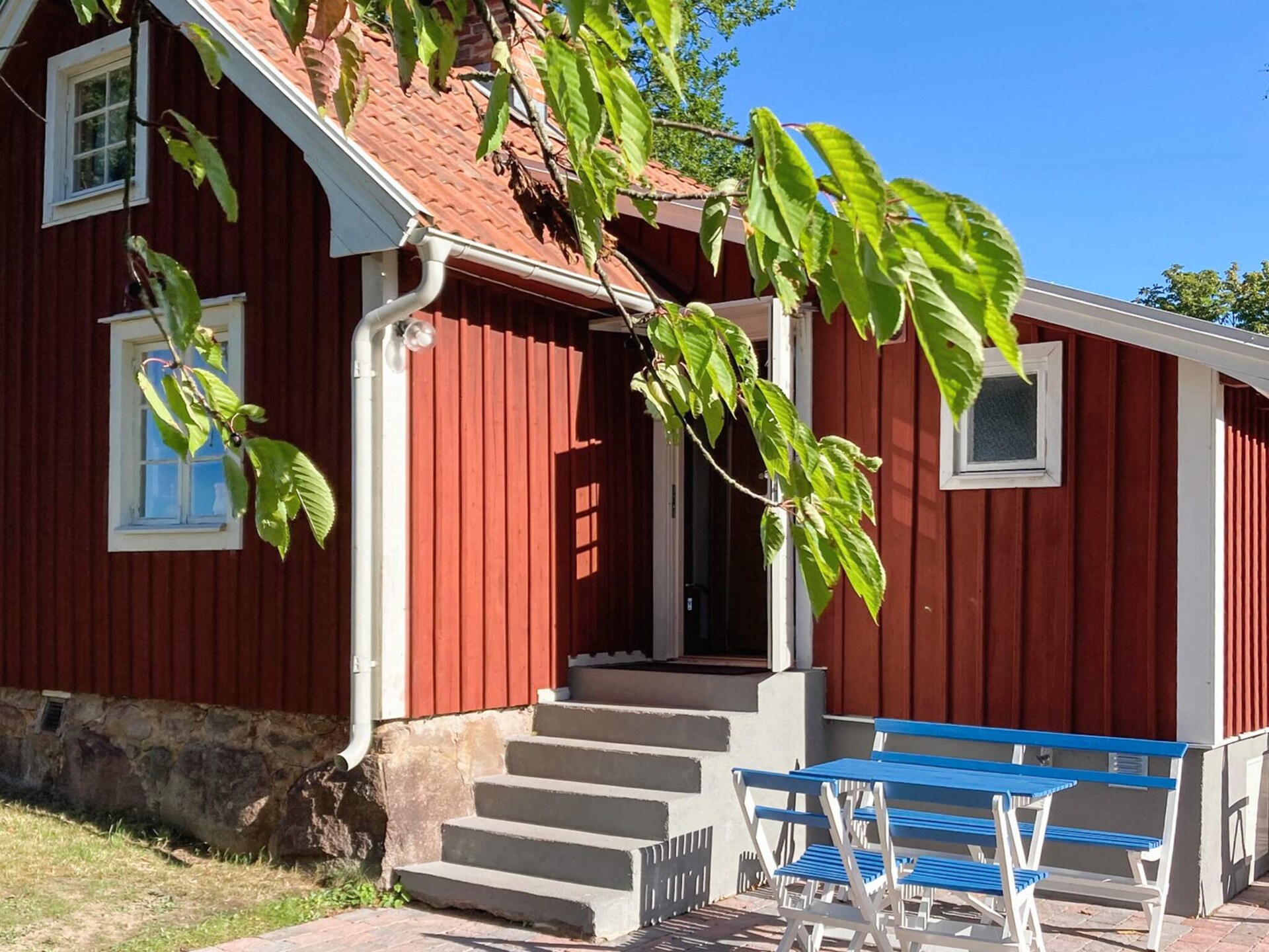 Knus vakantiehuis nabij zee en golfbaan in Hagby, Zweden - foto 2