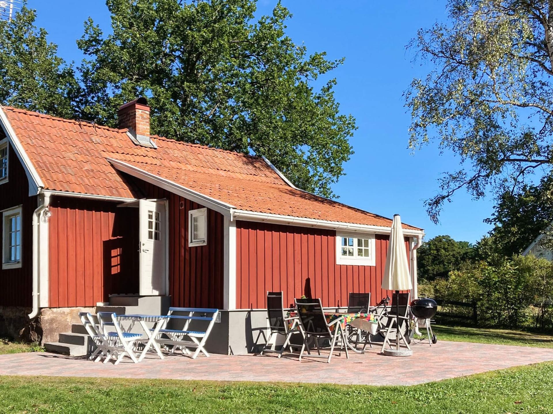 Knus vakantiehuis nabij zee en golfbaan in Hagby, Zweden - foto 1