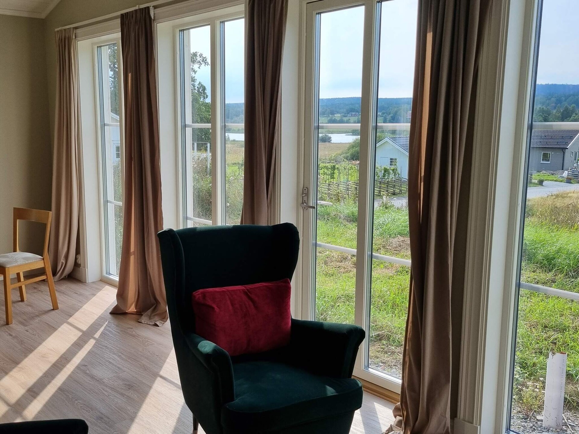 Luxe vakantiehuis aan de golfbaan met uitzicht op het Norasjön meer - foto 17