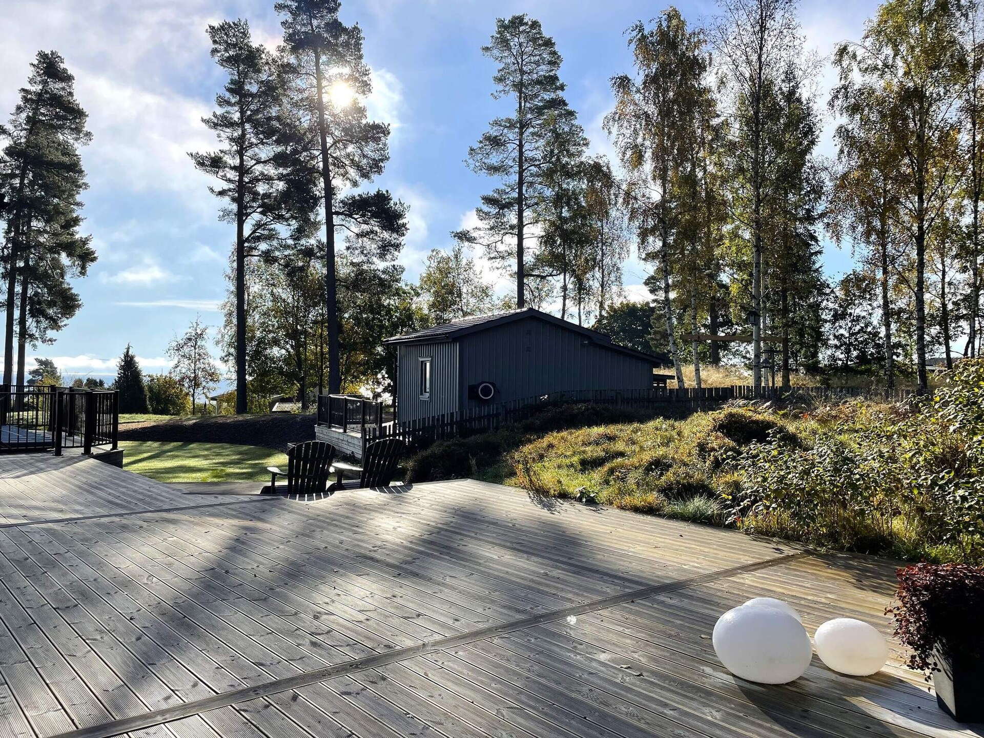 Lichte vakantiewoning met balkon en zicht op het Vänermeer bij Frändefors - foto 3