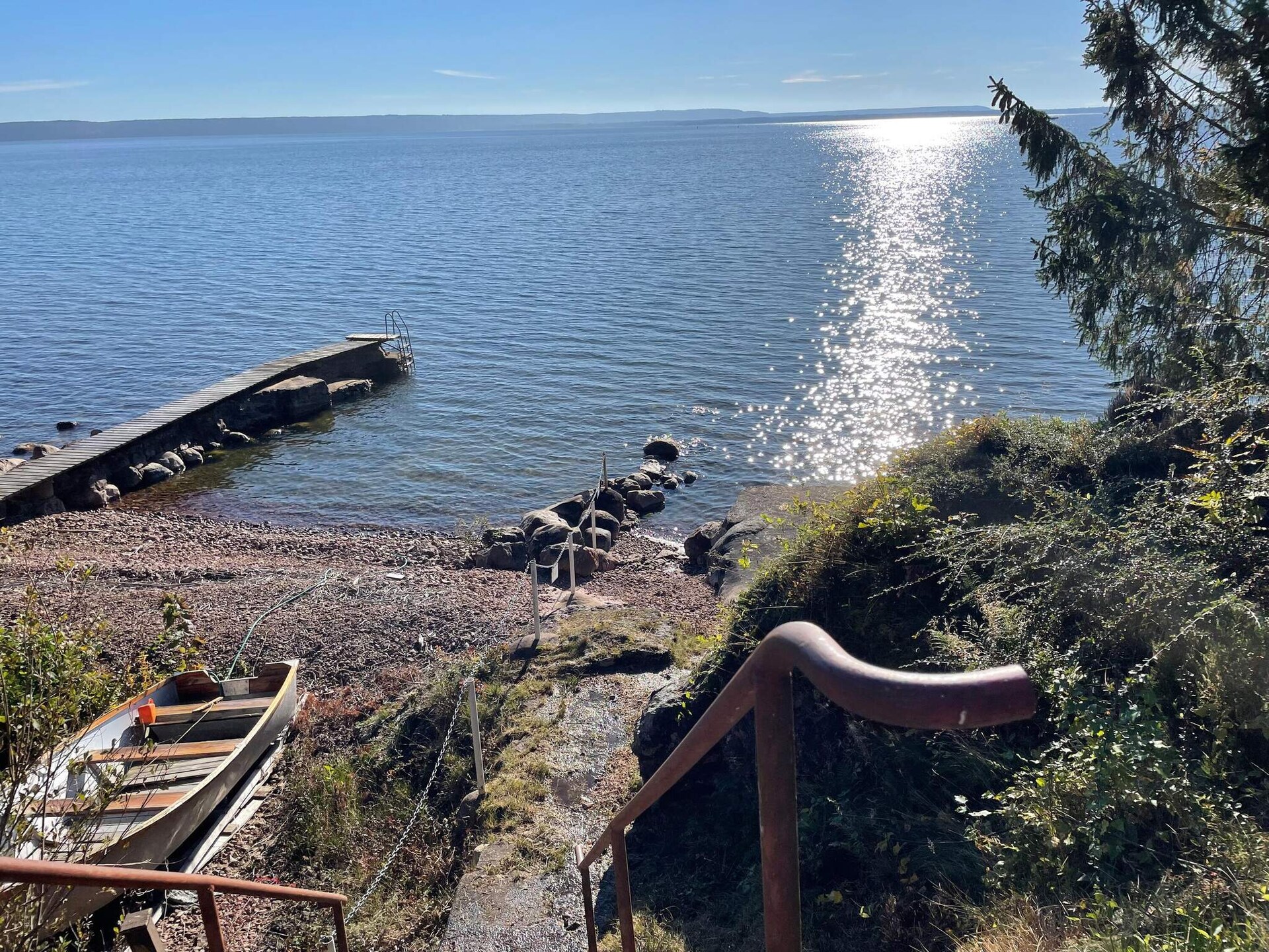 Lichte vakantiewoning met balkon en zicht op het Vänermeer bij Frändefors - foto 20