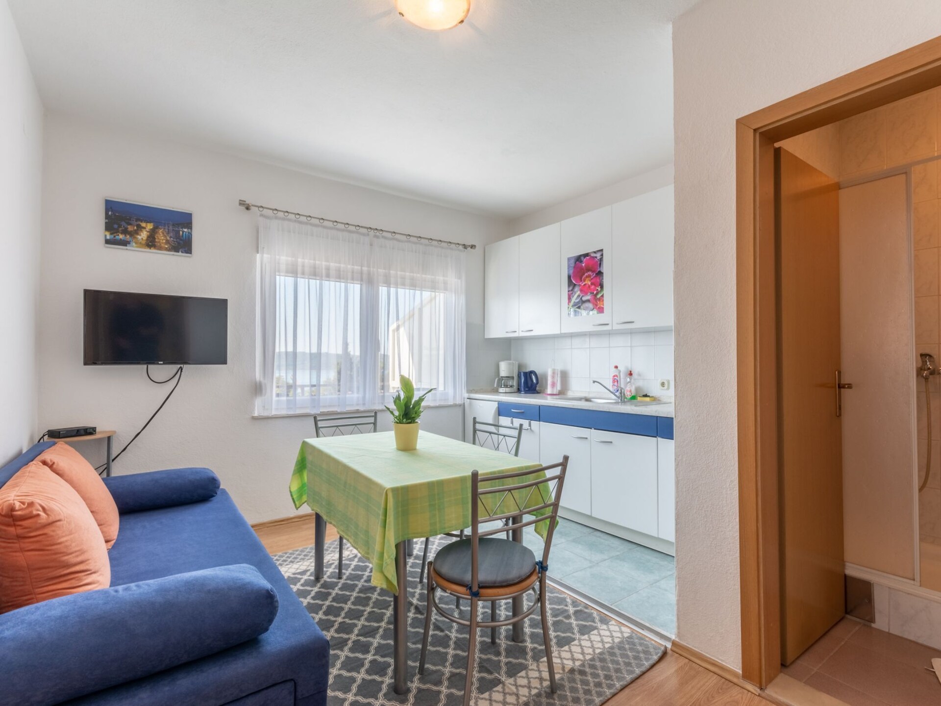 Comfortabel appartement met balkon op 200m van zee in historisch Trogir - foto 2