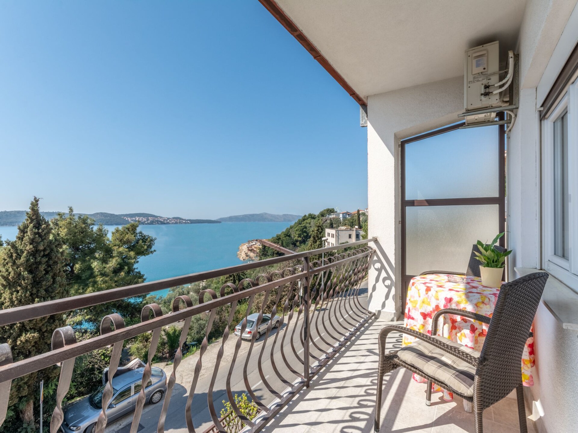 Knus appartement met balkon op 200m van zee in historisch Trogir - foto 8