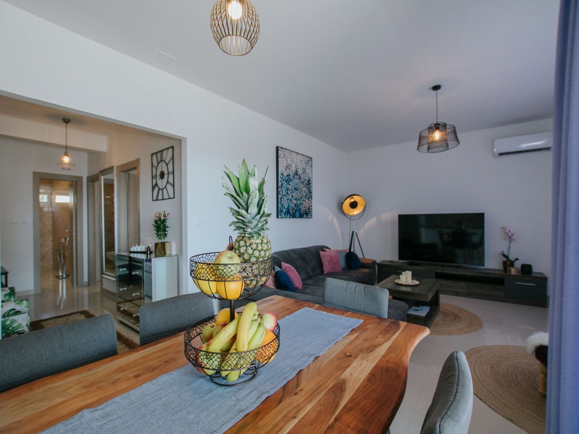 Tweeslaapkamerappartement met balkon en uitzicht op zee in Trogir - foto 2