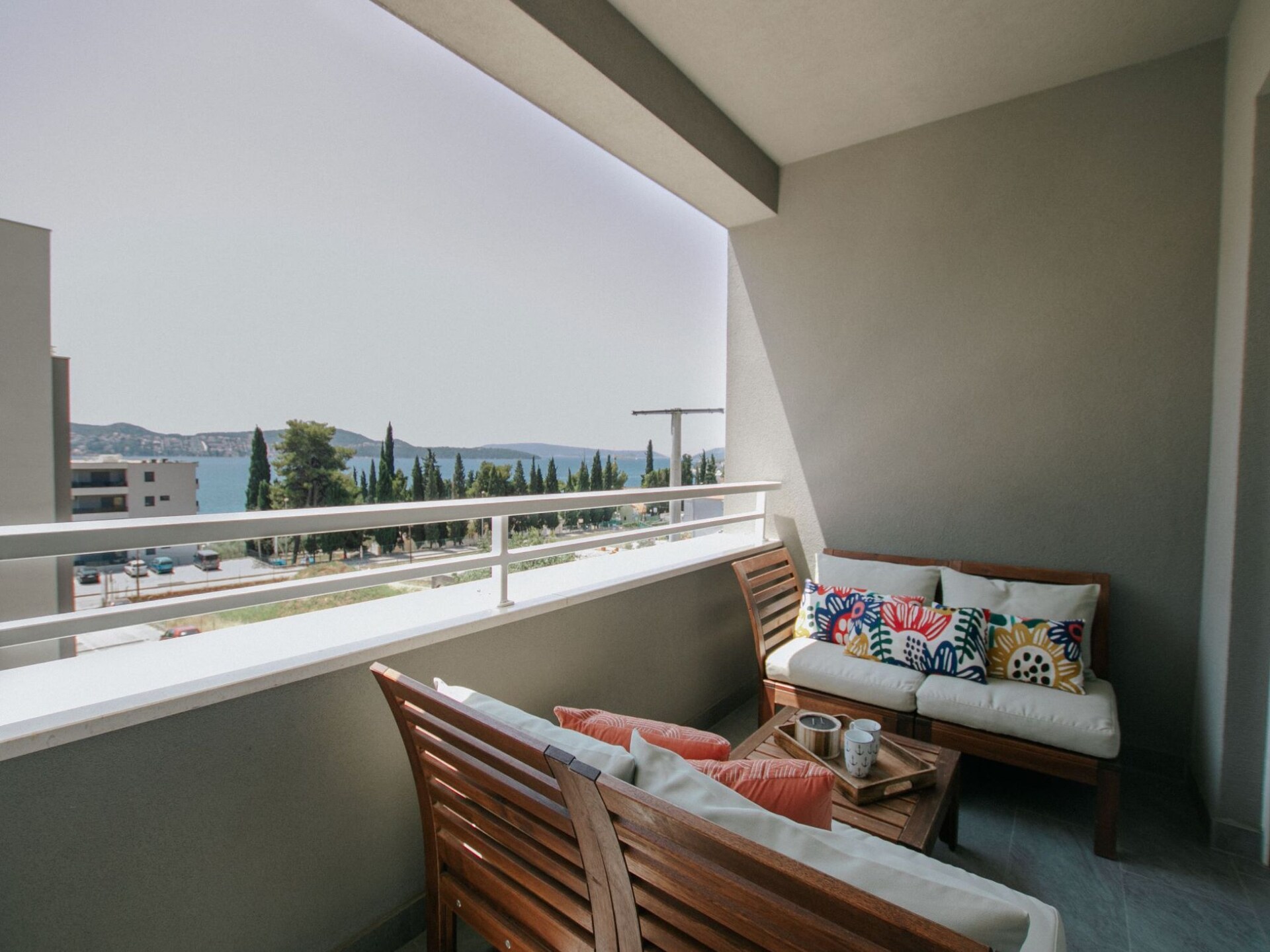Tweeslaapkamerappartement met balkon en uitzicht op zee in Trogir - foto 18