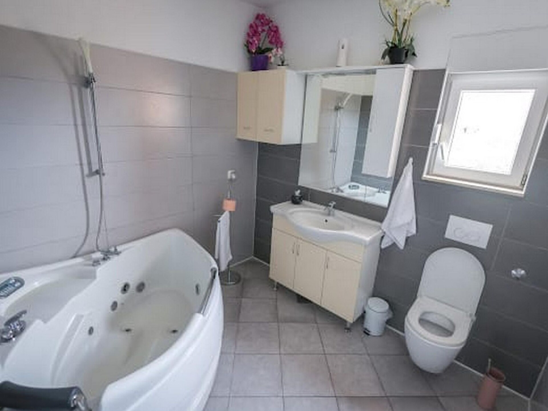 16-persoons luxe villa met privézwembad in Kastel Novi - foto 18
