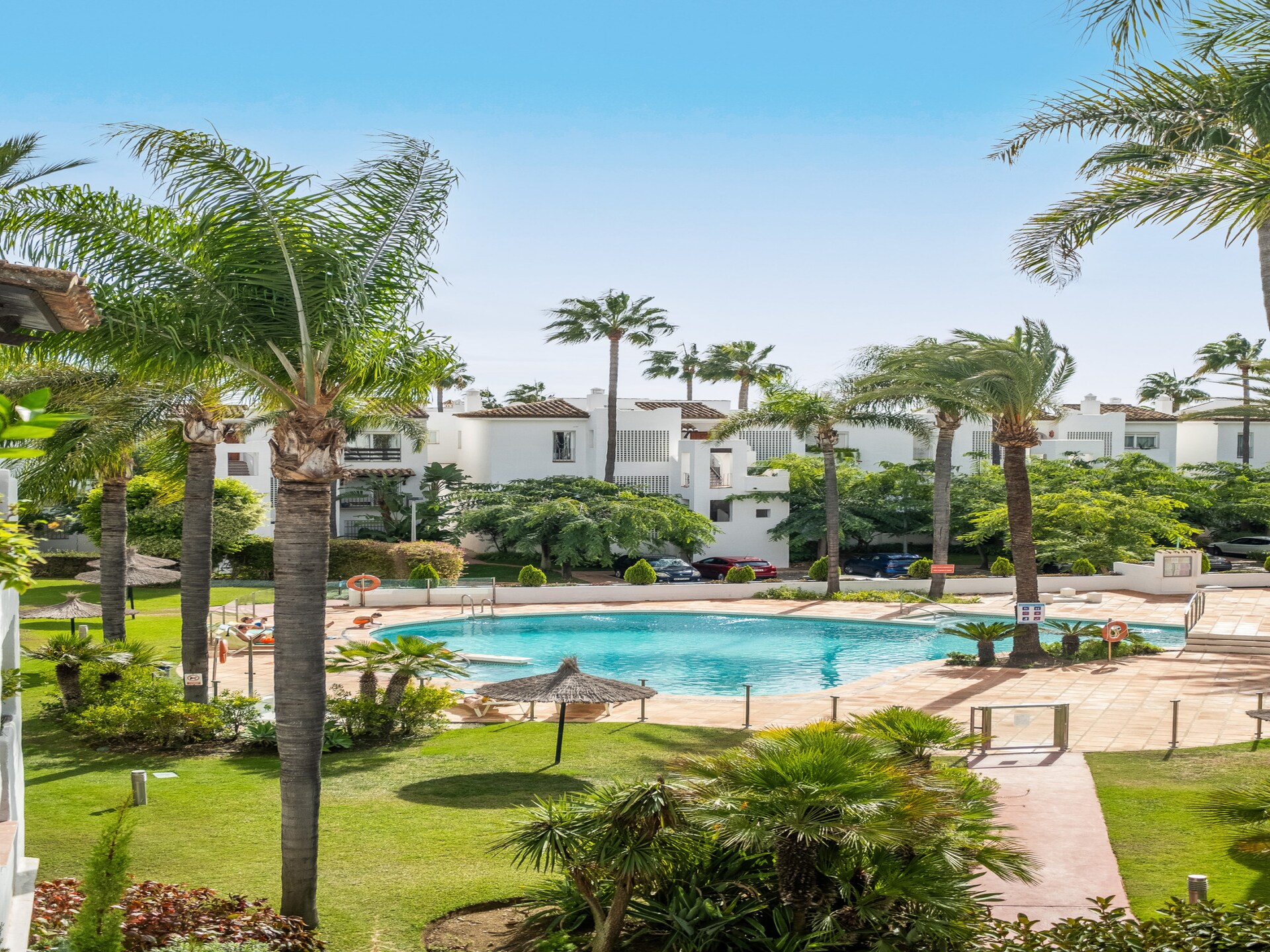 Knus appartement aan de golfbaan in Estepona, strand op 80 meter - foto 21