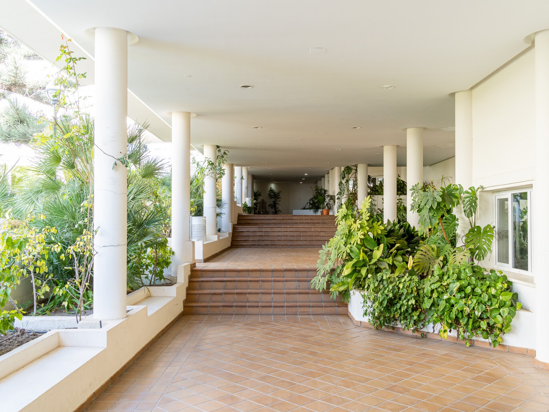 Licht appartement van 120 m² met zwembad, vlakbij strand en Marbella - foto 41