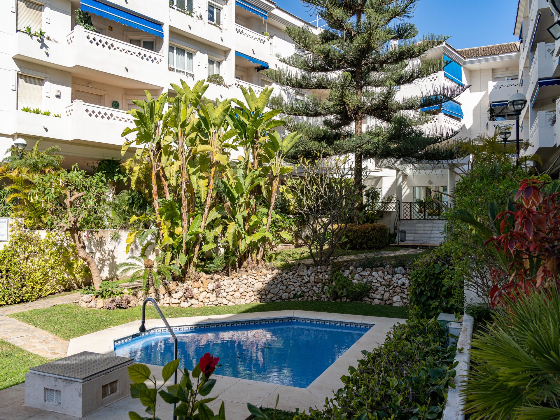 Licht appartement van 120 m² met zwembad, vlakbij strand en Marbella - foto 37