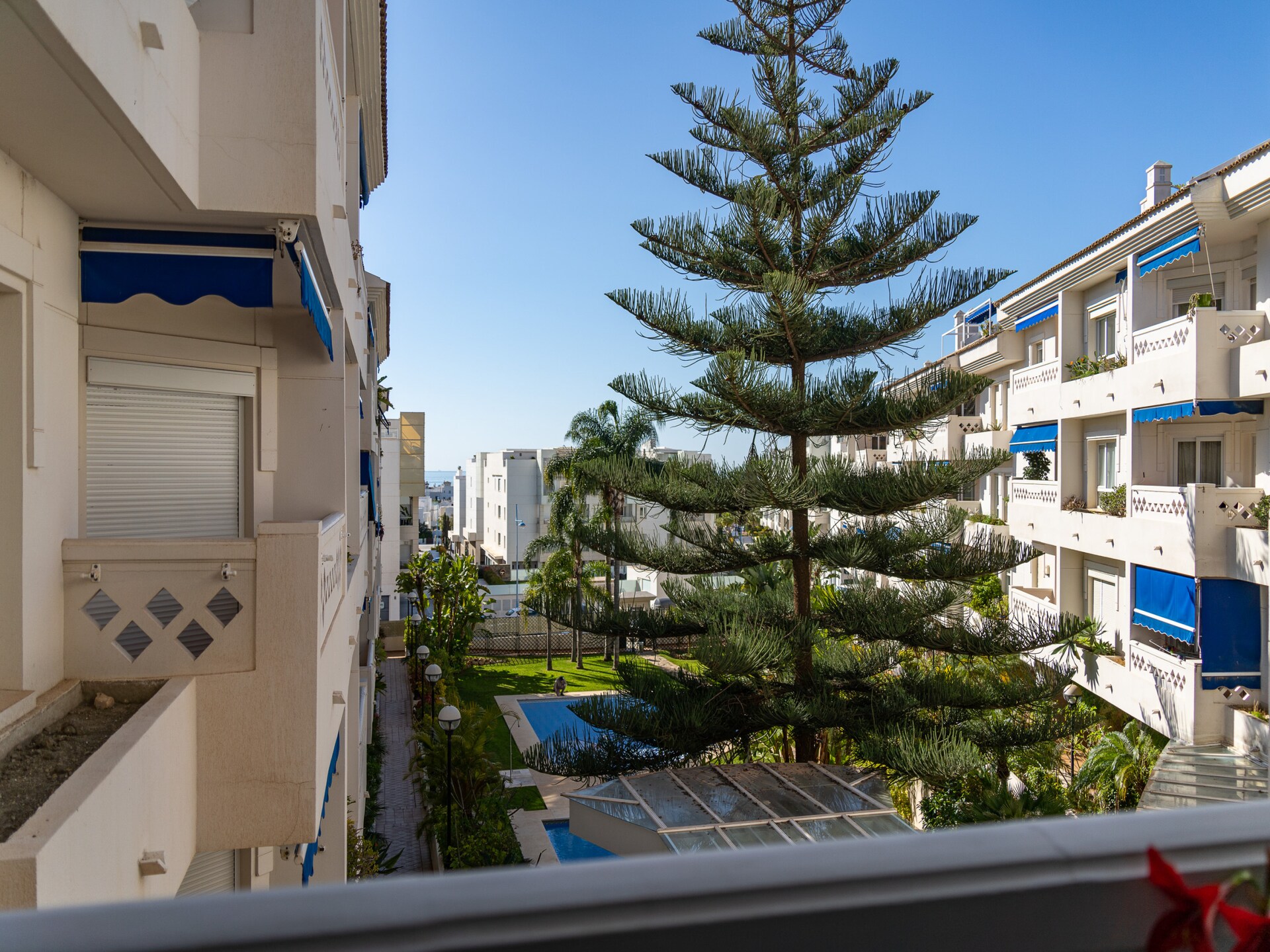 Licht appartement van 120 m² met zwembad, vlakbij strand en Marbella - foto 35