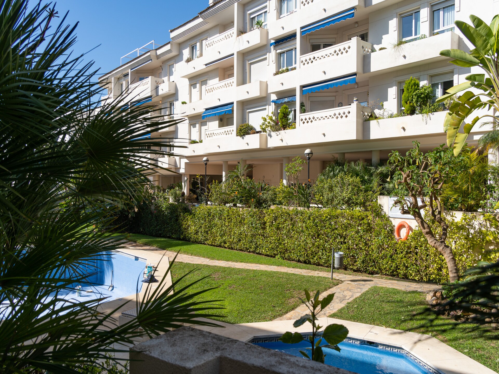 Licht appartement van 120 m² met zwembad, vlakbij strand en Marbella - foto 36