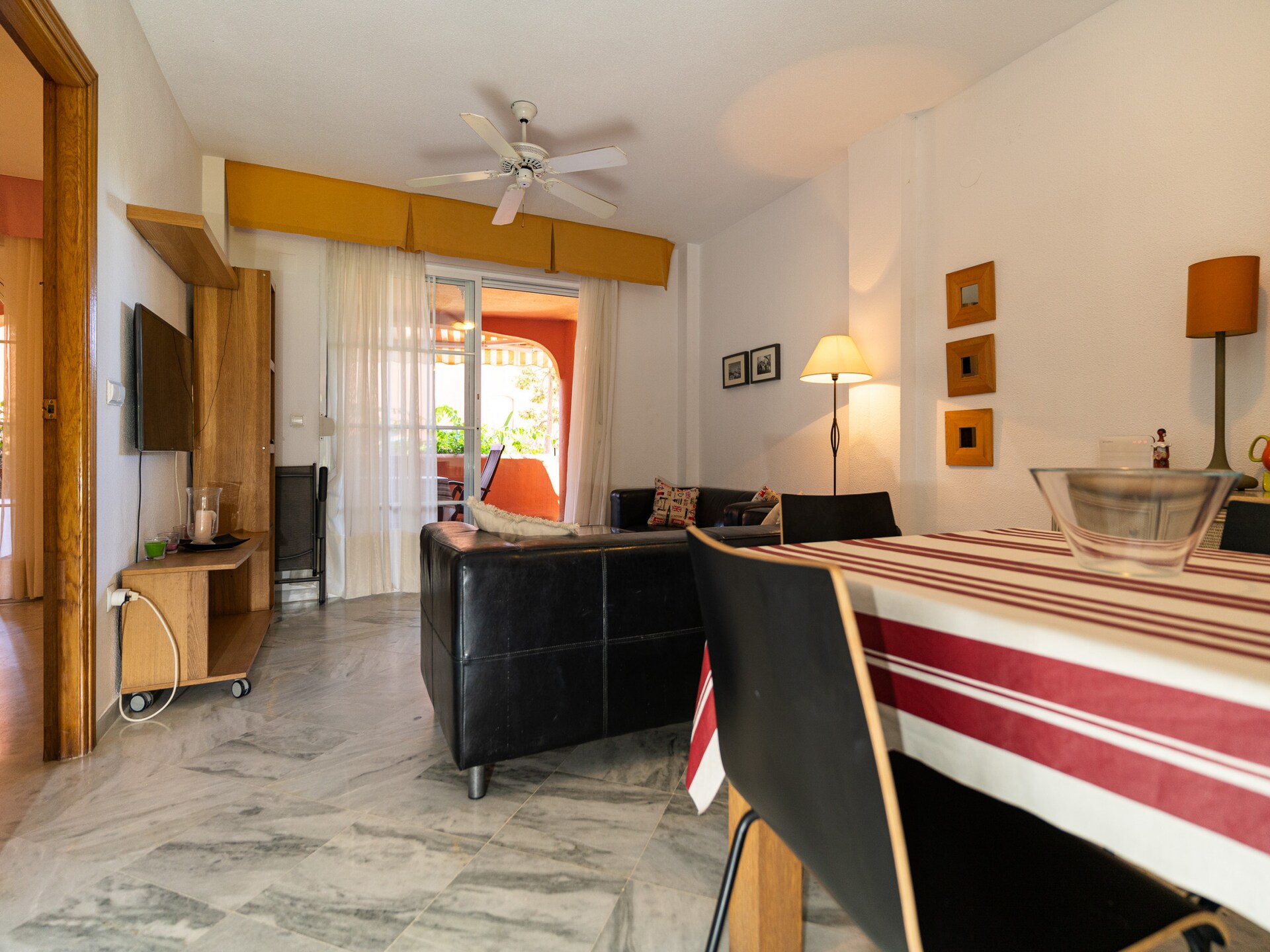 Zonnig appartement in Marbella, 300m van Playa del Alicate - foto 9