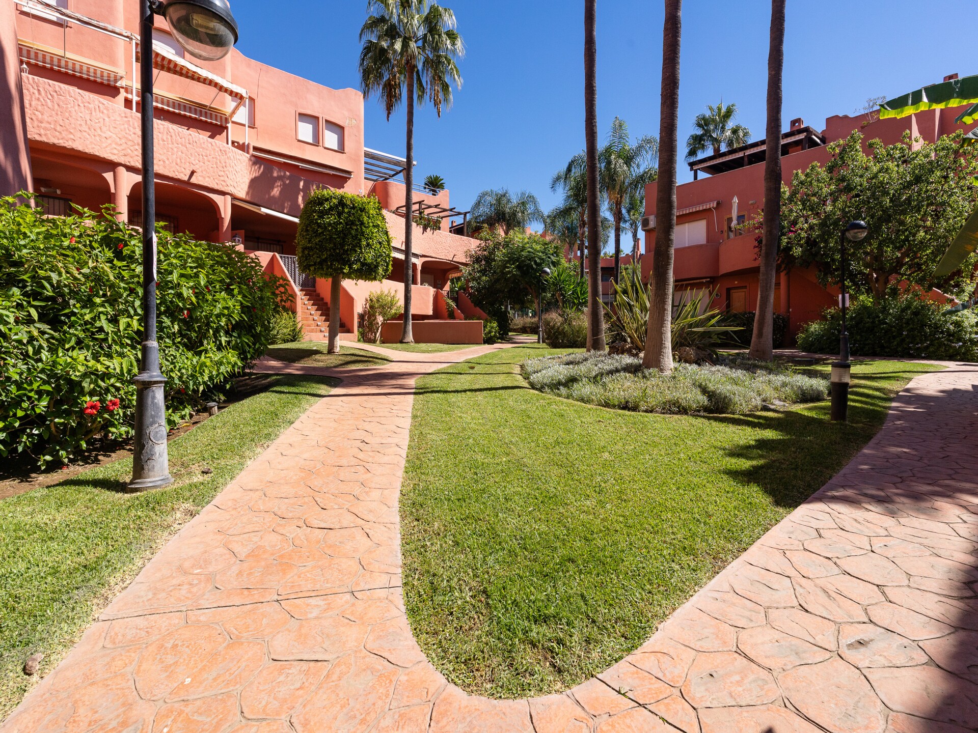 Zonnig appartement in Marbella, 300m van Playa del Alicate - foto 16