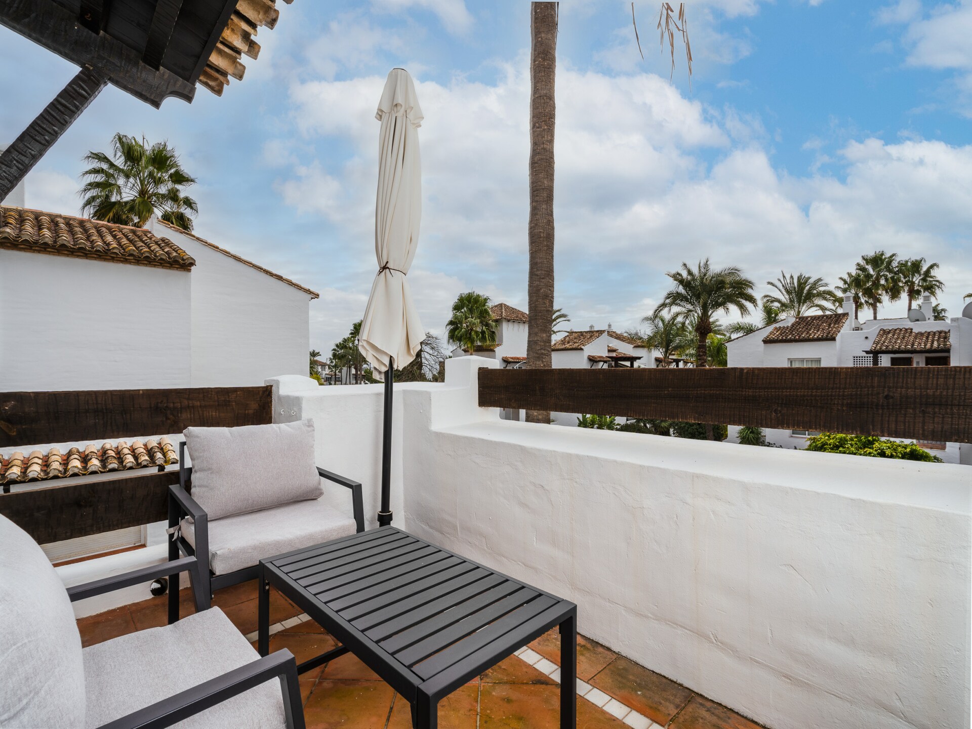 Knus hoekappartement aan de golfbaan, 80 meter van het strand in Estepona - foto 34