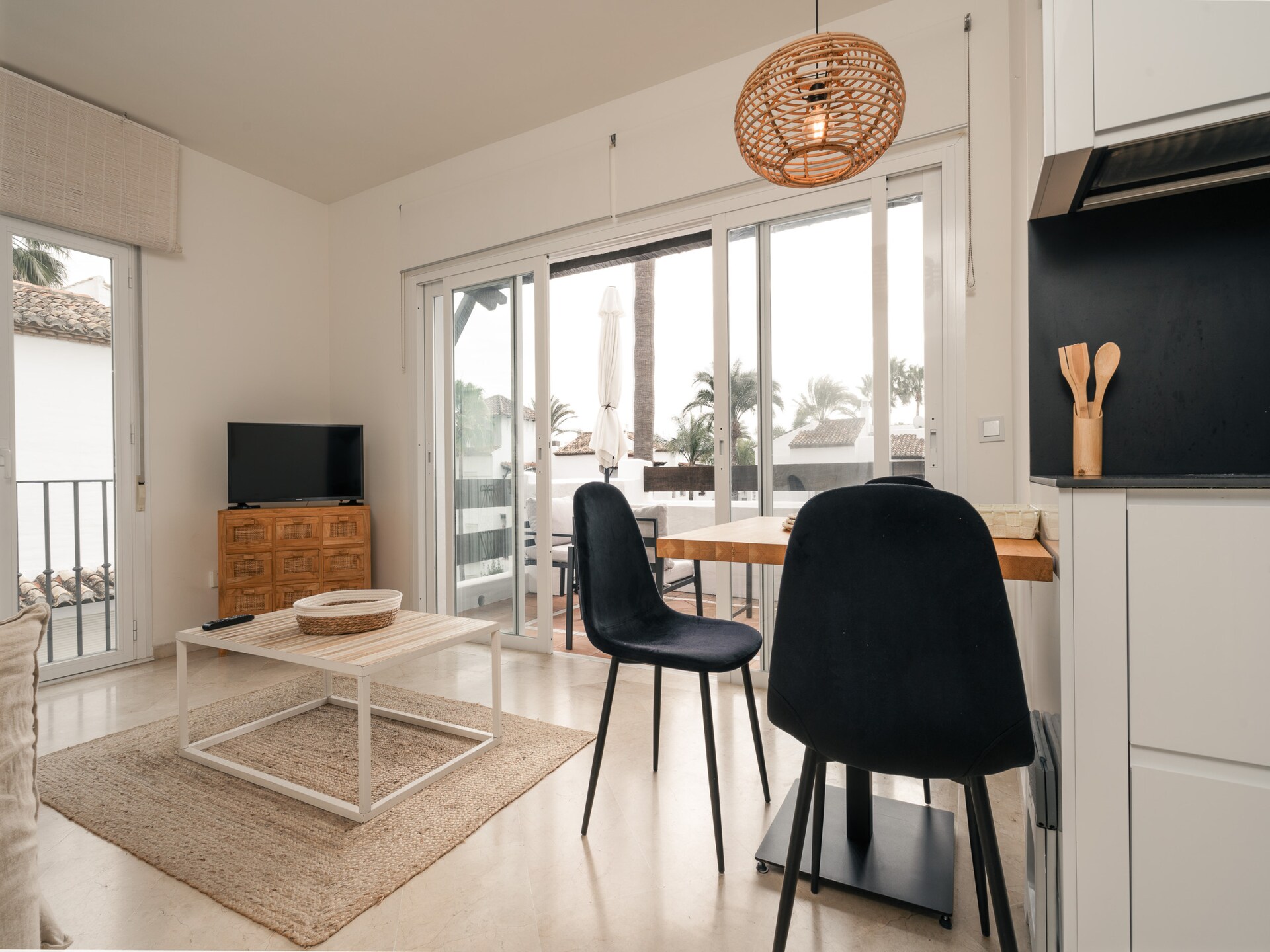 Knus hoekappartement aan de golfbaan, 80 meter van het strand in Estepona - foto 8