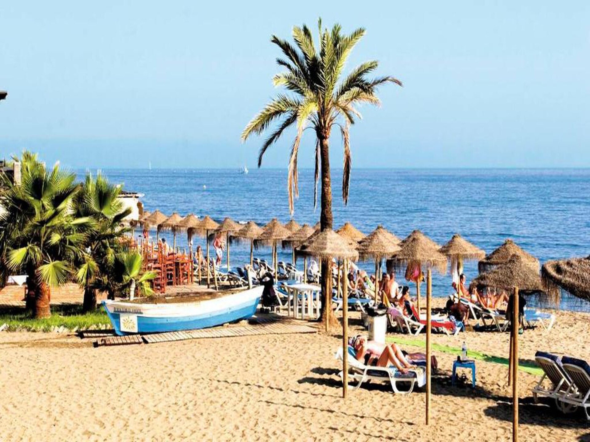 Knus hoekappartement aan de golfbaan, 80 meter van het strand in Estepona - foto 24