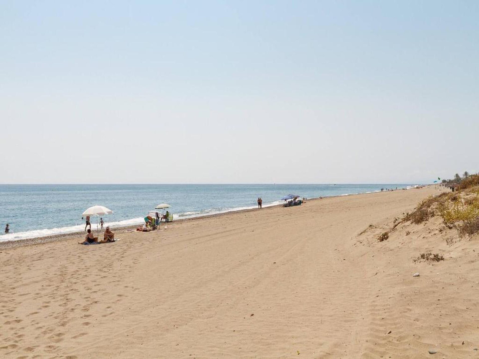 Knus hoekappartement aan de golfbaan, 80 meter van het strand in Estepona - foto 27