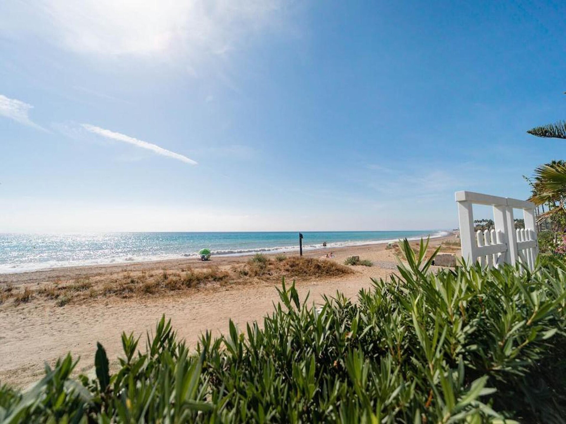 Knus hoekappartement aan de golfbaan, 80 meter van het strand in Estepona - foto 31