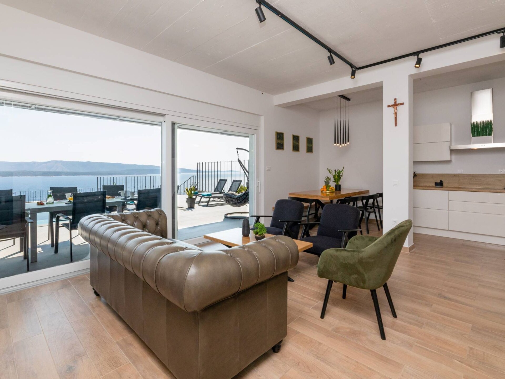 Aan zee: Luxe villa in Bol met zwembad voor 8 personen - foto 3