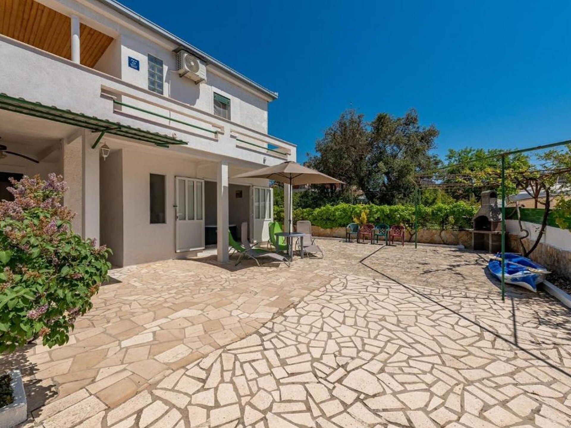 Ruim vakantiehuis in Vinisce direct aan het strand - foto 15