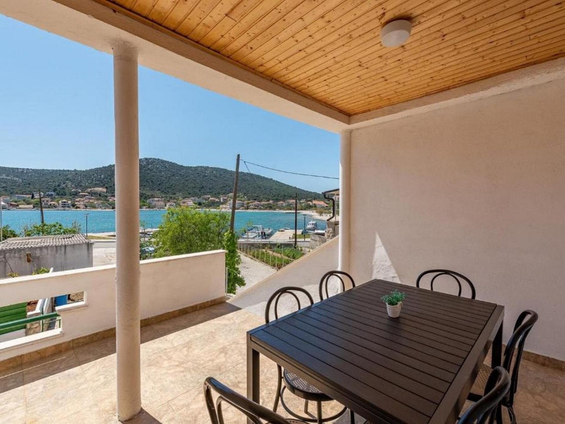 Ruim vakantiehuis in Vinisce direct aan het strand - foto 21