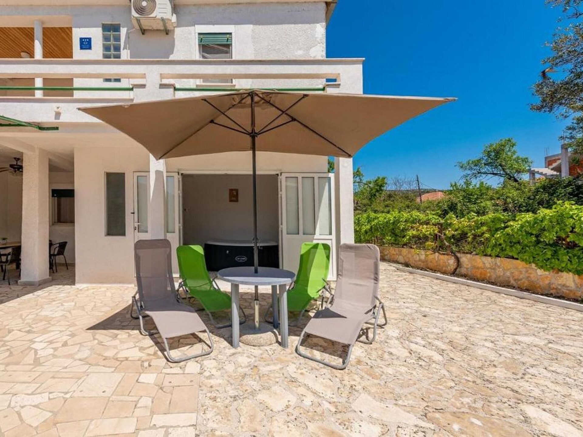 Ruim vakantiehuis in Vinisce direct aan het strand - foto 12