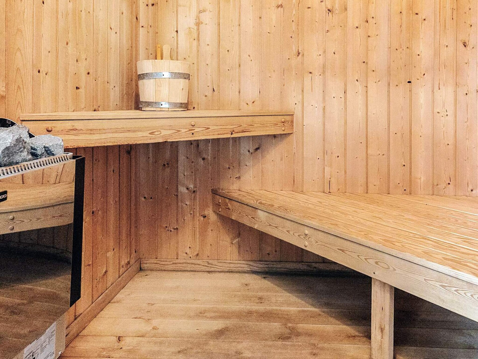 Luxe vakantiehuis met zwembad en sauna aan het meer in Otterndorf - foto 36
