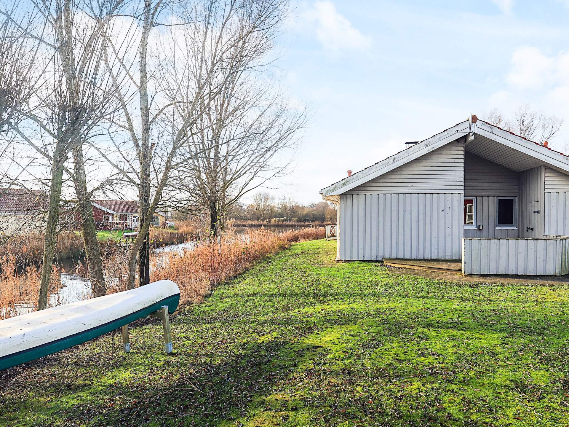 Vrijstaand vakantiehuis aan het meer met privézwembad en sauna in Otterndorf - foto 1